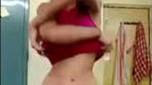 Indian babe flaunts her body in a naughty video