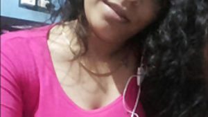 Desi cute wife show her nude