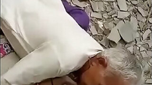 Desi hindi speaking Indian Chacha Randi ko chod te howe pakre gaye