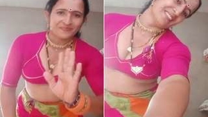 Exclusive video of a Desi bhabhi in clothes