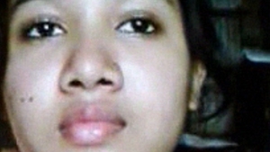 Yoni Vali's solo fingering session with her hairy pussy