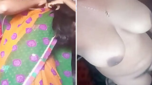 Desi MILF takes sari off and shows voracious XXX pussy and sex legs