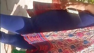 Indian bomb gaand walk