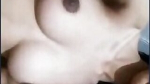 Indian Girl shows her Boobs Pussy