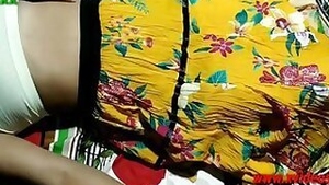 Chachi aur daddy ke rishton mai chudai ki hot xxx clip