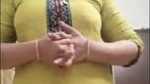 Latest mallu aunty video is a must-watch for all guys