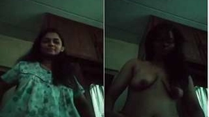 Exclusive video of a sexy desi girl changing her clothes