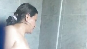 Sexy Paki Bhabi bathing