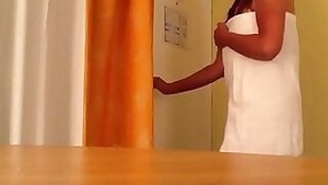 Desi Wife Flashing Boobs To Room Service