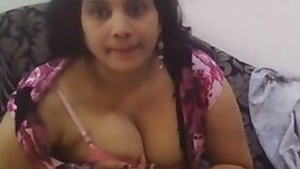 Desi Hot Locking Girl video